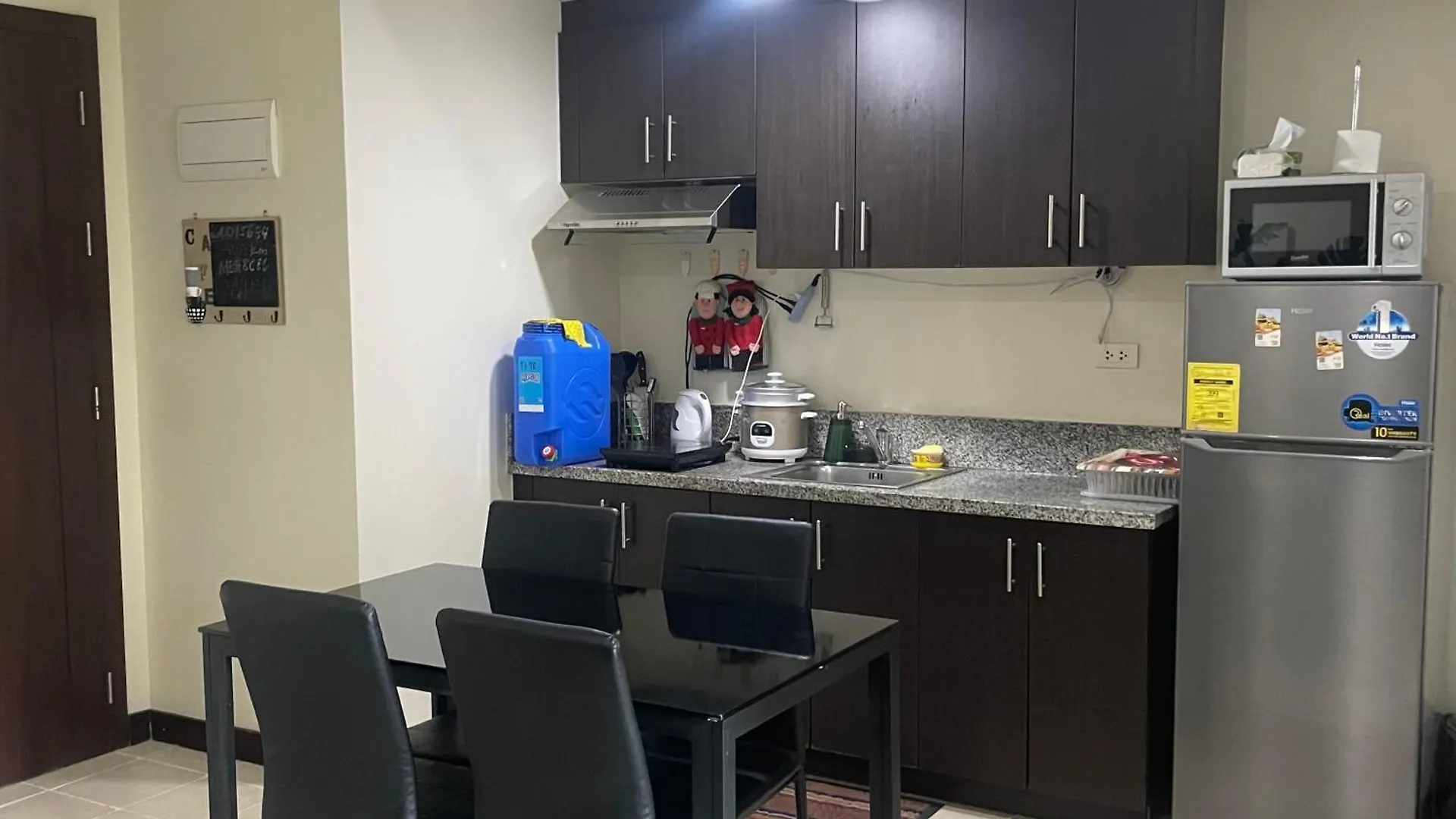 Aparthotel San Lorenzo Place Condo Tower 1 & 2 Bedrooms Makati City